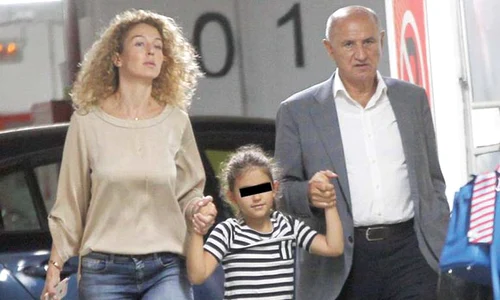 Elena, George Copos și fiica lor, Daria jpeg