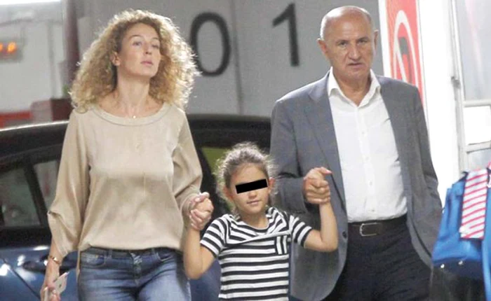 Elena, George Copos și fiica lor, Daria