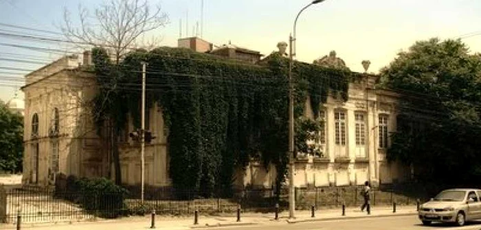 Casa Eliad, în anul 2008. FOTO art-historia.blogspot.ro