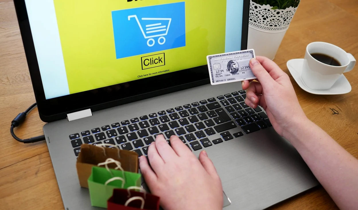 Utilizatorii Revolut din România au cheltuit 21 milioane euro pe alimente în starea de urgență
