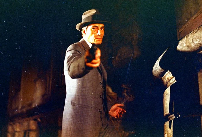 Celebrul comisar Miclovan a existat în realitate. Se numea Gheorghe Cambrea şi era chiar unchiul lui Sergiu Nicolaescuclickpentrufemei.ro