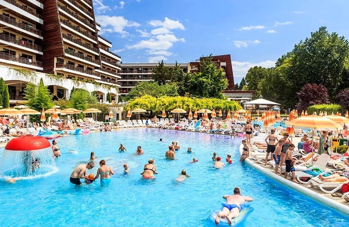 Bulgaria a atras, în ultimele două luni, 50% dintre turiştii care în mod normal mergeau în Turcia sau în Grecia