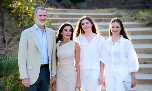 Regele Felipe Regina Letizia Leonor și Sofia GettyImages 2161380312 jpg