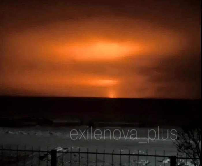 Un atac cu rachete a provocat un incendiu în Rusia. FOTO: X/@exilenova_plus