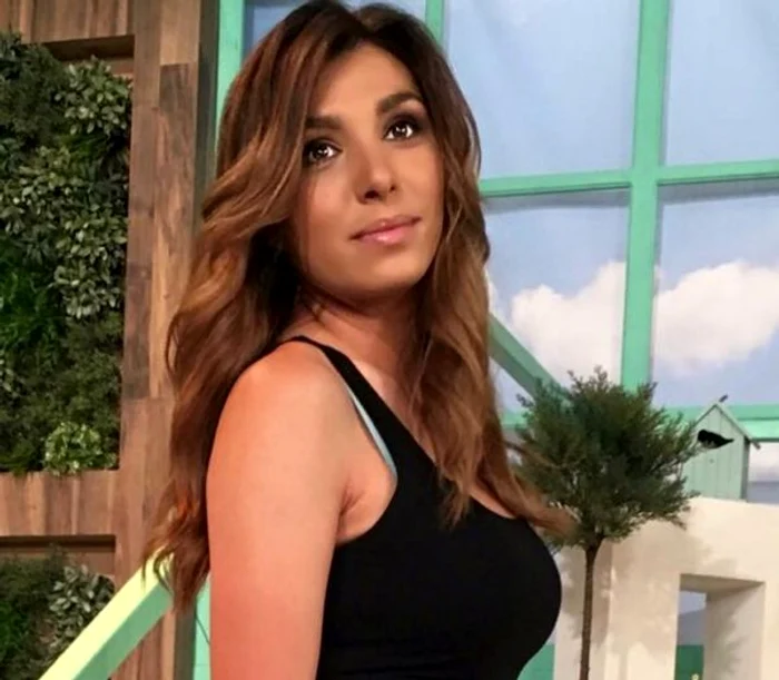 Sorana a fost nevoită să meargă cu ajutorul cârjelorFoto: arhivă personală