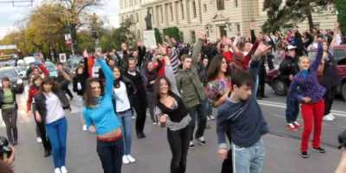 Iaşi: Flash Mob pentru Michael Jackson în Copou