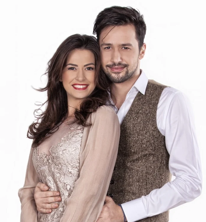 
    Diana Bart şi Alexandru Constantin, prezentatorii emisiunii Click! de la Prima TV  