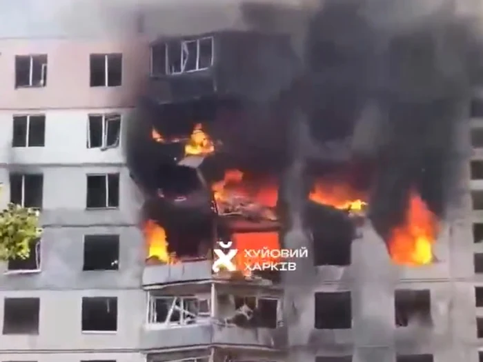 A fost lovită o clădire rezidenţială din Harkov Foto: Captură Video X