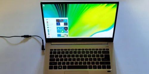 Acer Swift3 (2020) FOTO Adrian Pogîngeanu