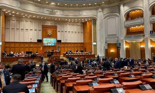 parlament1 640x400 jpeg