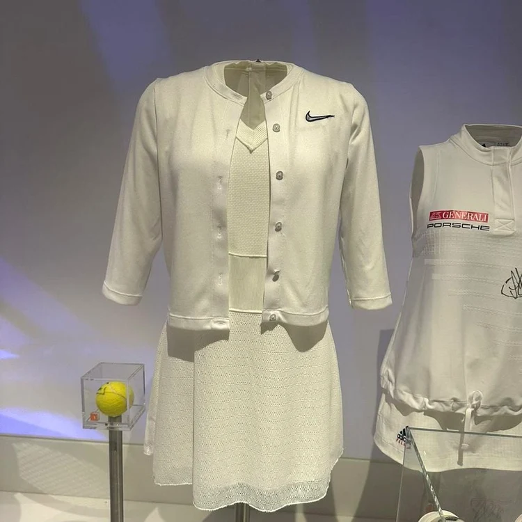 Echipamentul Simonei Halep în finala Wimbledon 2019. FOTO: Instagram / WTA Romania
