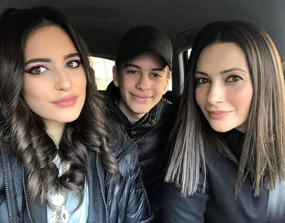 
    Andreea Berecleanu e foarte mândră de copiii ei, Eva și Petrufoto: arhivă personală/Instagram  