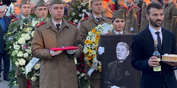 înmormântare Mitică Popescu   4 JPG