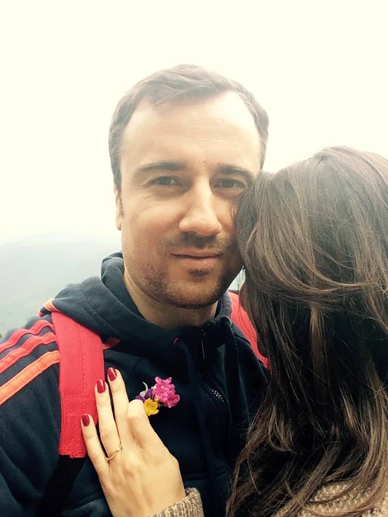 Andreea și Daniel s-au logodit în vârful Muntelui Caraiman
