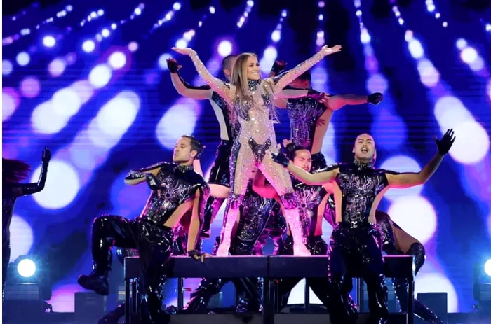 Jennifer Lopez, show incendiar la American Music Awards (6) JPG