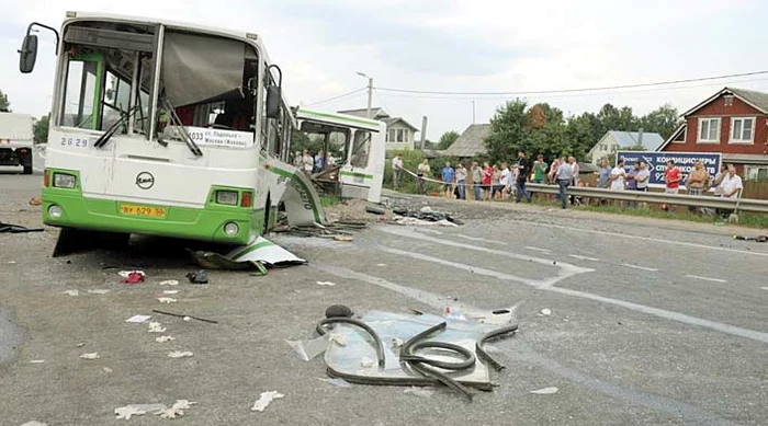 A fost măcel pe străzile din Moscova din cauza unei reclame expuse pe 30 de camionete de o agenţie de publicitate