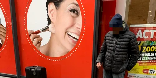 Cerșetor român în Harleem FOTO INstagram png