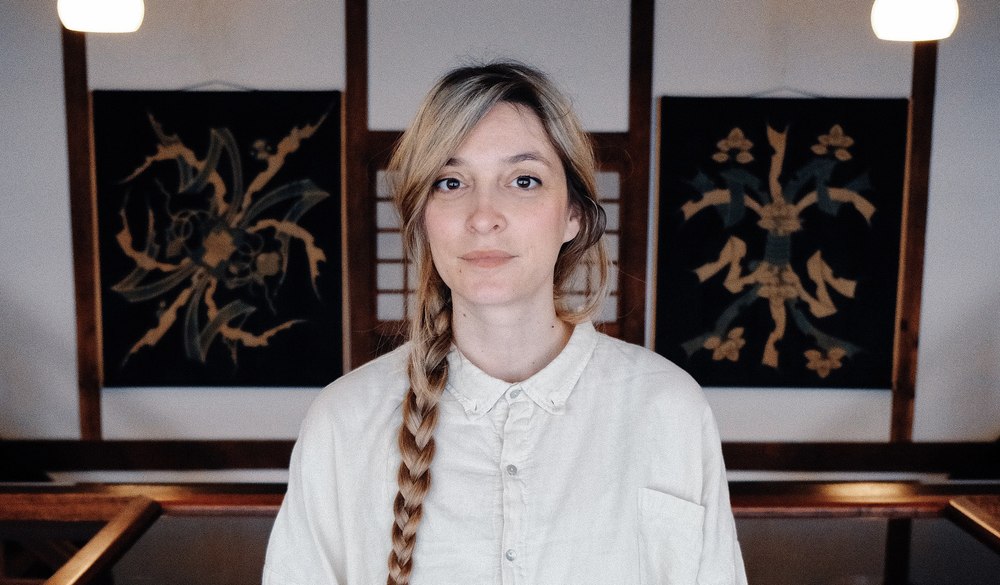 INTERVIU Iulia Groves: „Sustenabilitatea ar trebui să fie o componentă importantă în munca oricărui designer, este o responsabilitate care vine odată cu orice produs nou“
