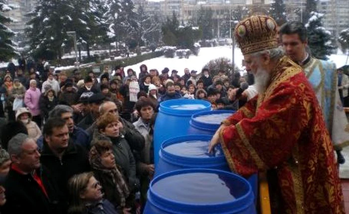 De Bobotează, Slujire Arhierească şi Slujba Aghiasmei celei Mari la Catedrala din Târgovişte