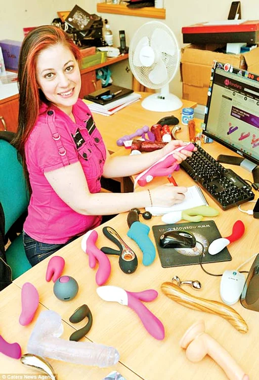 Notează cu atenţie impresiile  după ce foloseşte fiecare  jucărie sexuală