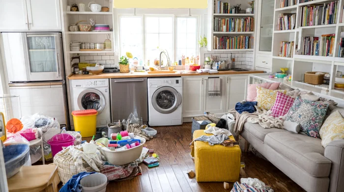 Înainte de ordine vine puțin haos: curățenia de Paște începe aici Sursă Wavehooks