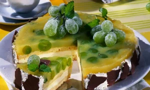 tort cu struguri si crema de branza 580x400 jpeg