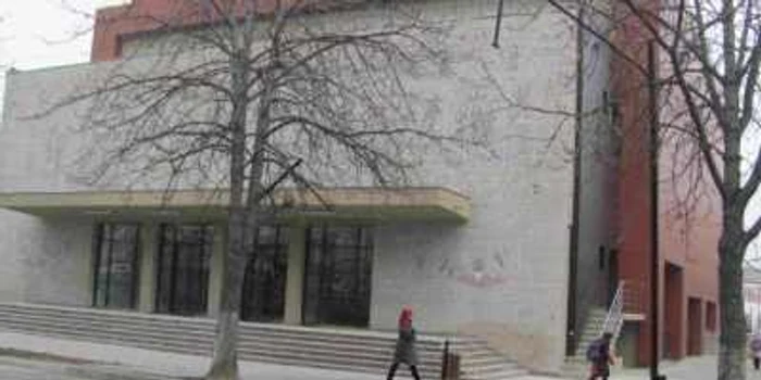 Cinematograful "Balada" a fost transformat şi în sală de spectacole