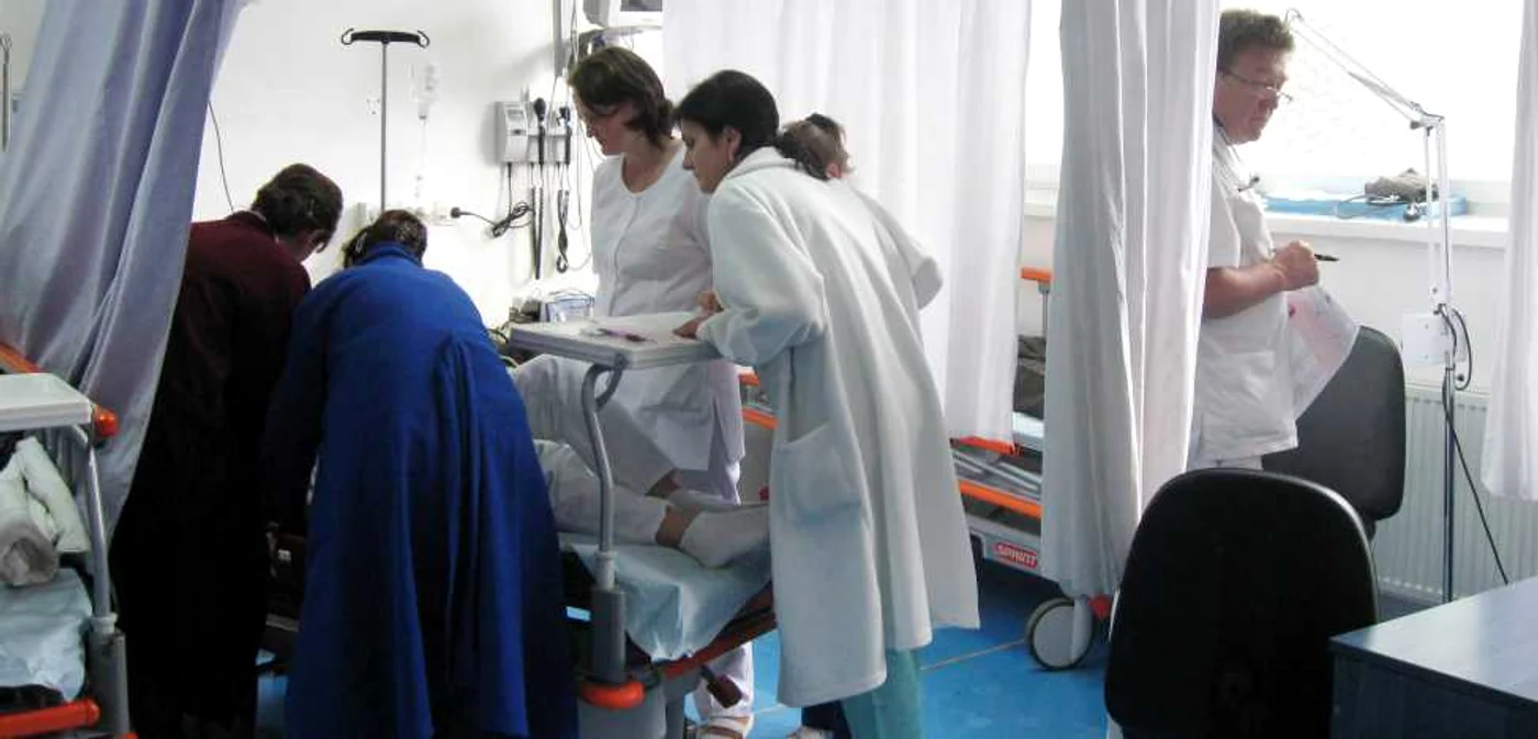 Doctorii tratează tot mai mulţi tineri care consumă în exces băuturi alcoolice