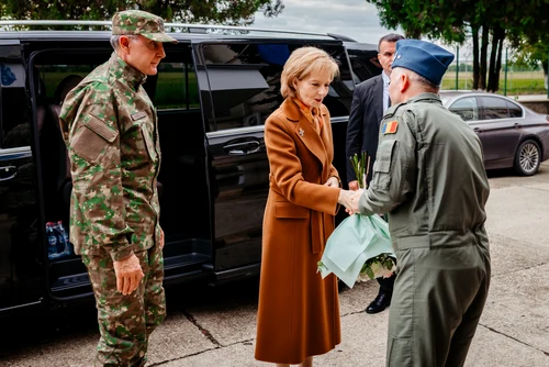 Majestatea Sa Margareta și Principele Radu la Baza 71 Aeriană Câmpia Turzii. FOTO: Alexandru Aioanei