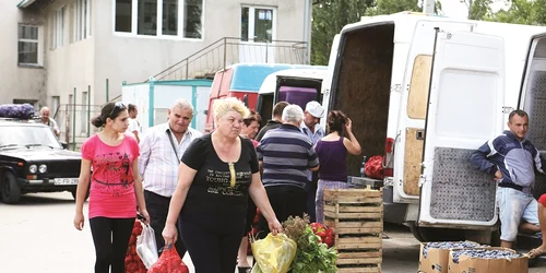 Moldovenii se aprovizionează cu legume pentru iarnă