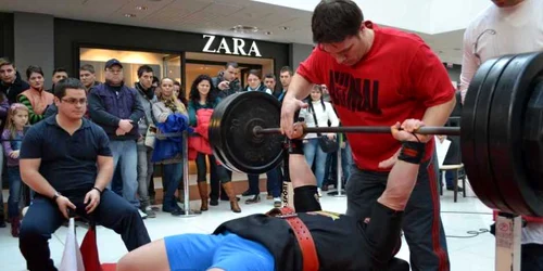 Concurs de forţă la Arena Mall