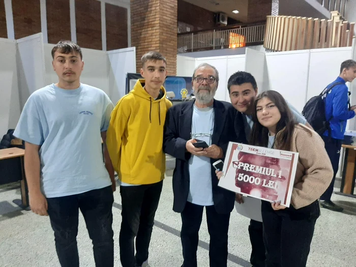 Echipa este coordonată de profesorul Toader. SURSA Robert Harabagiu