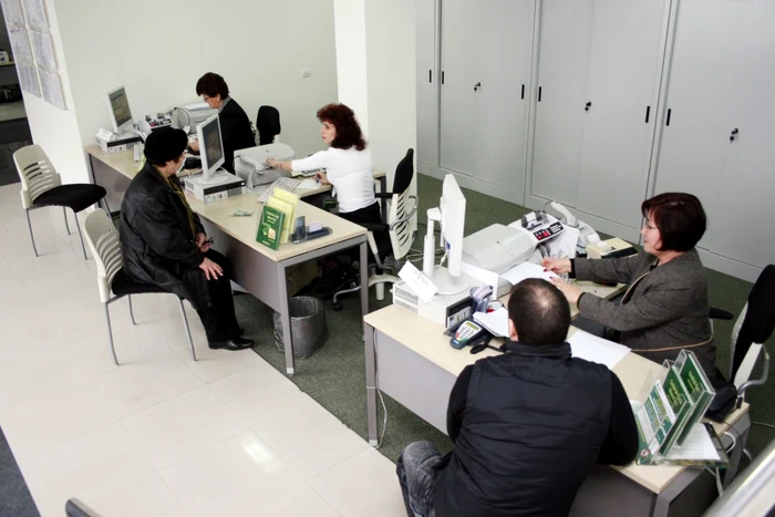 Datornicii ar putea obţine mai multe drepturi în raport cu recuperatorii de creanţe