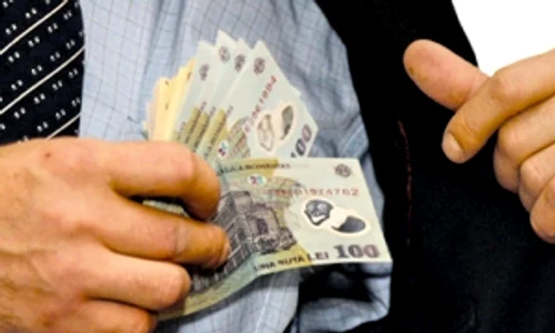 Banii pentru impozit şi i-a băgat în buzunar