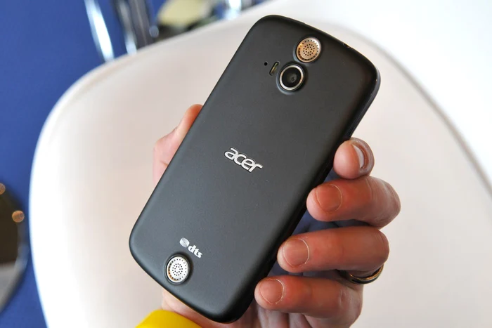 Acer Liquid E2 Duo este disponibil la Cosmote