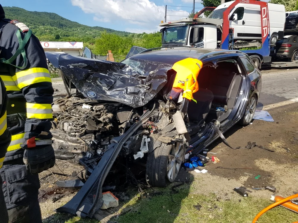Trei oameni și-au pierdut viața în urma accidentului rutier FOTO arhivă Adevărul