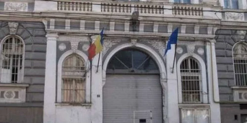 Şapte deţinuţi de la Penitenciarul Satu Mare au plecat astăzi la Gherla