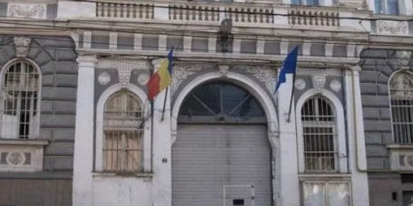 Şapte deţinuţi de la Penitenciarul Satu Mare au plecat astăzi la Gherla