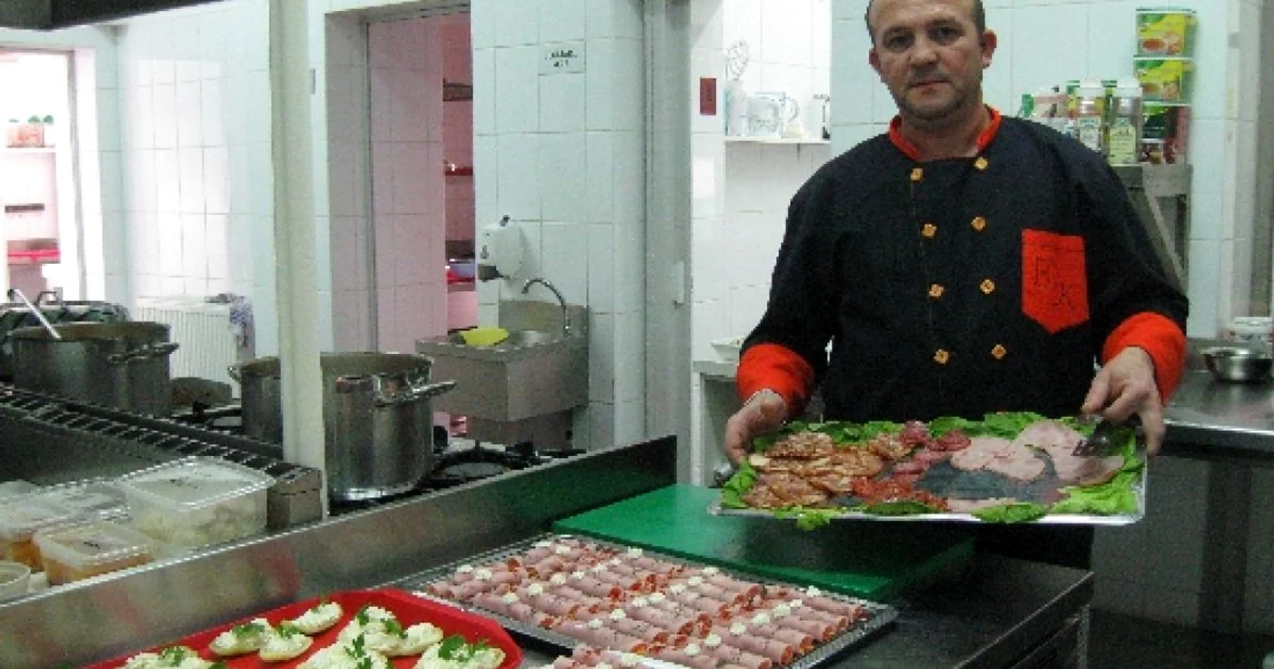 Bucătarii au pregătit bucate alese pentru eveniment