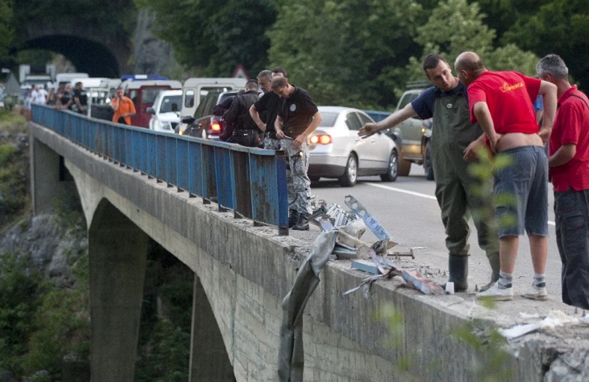 Vedere asupra locului în care s-a produs accidentul de autocar din Muntenegru. (Foto: Reuters)