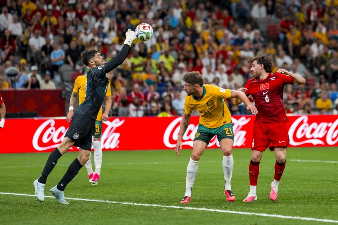 Portarul australian are o nouă intervenție salvatoare (Foto: EPAImages)