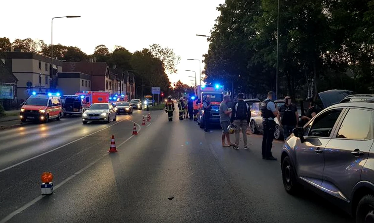 Doi români sunt în stare critică după ce au fost înjunghiați pe Deutzer Strasse, în Dusseldorf, GermaniaCaptură: rp-online.de