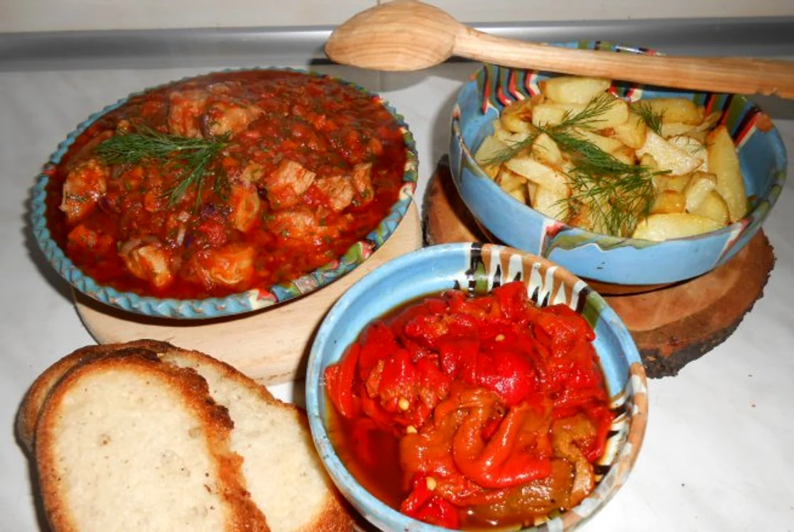 
    Tocană la tuci  