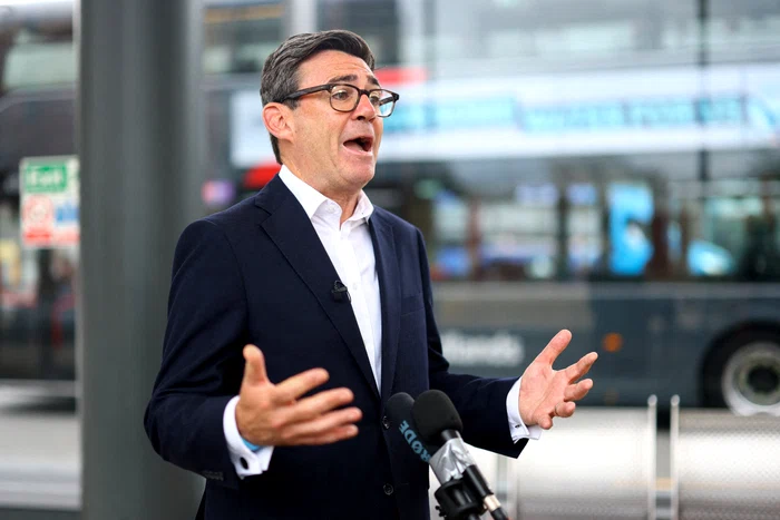 Andy Burnham nu se lasă intimidat de ameninţările Rusiei. FOTO: AFP
