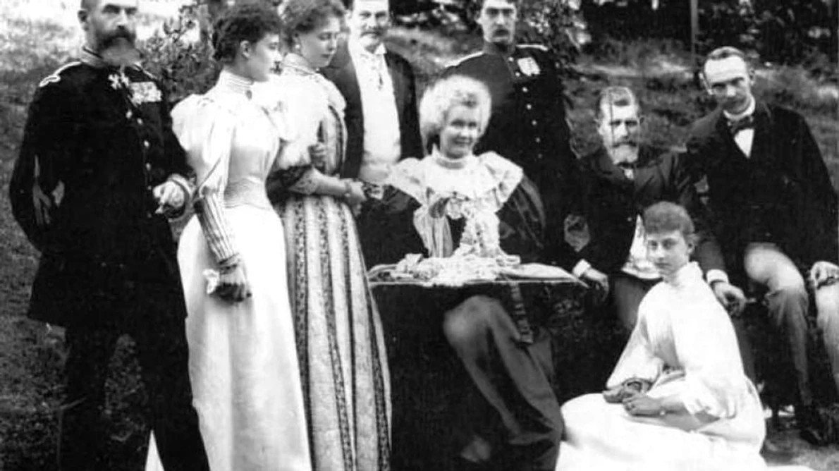 La masă cu Regii României  Prânz în aer liber: picnicuri, croaziere, petreceri câmpenești jpeg