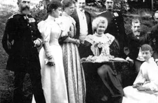 La masă cu Regii României  Prânz în aer liber: picnicuri, croaziere, petreceri câmpenești jpeg