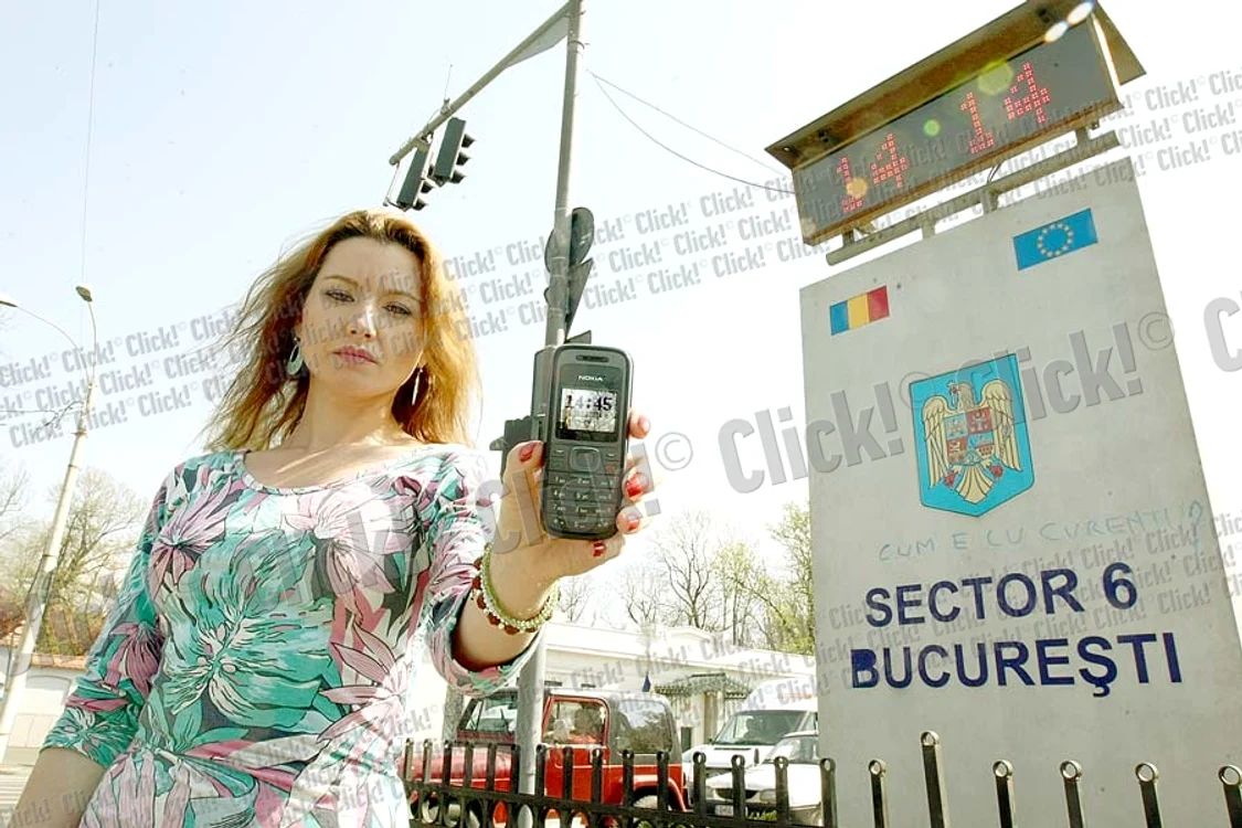 Cotroceni: Ceasul a rămas în urmă cu 30 de minute (Fotografii: Dorin Constanda)