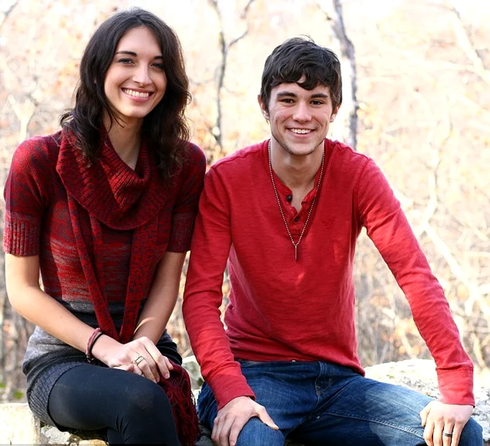 Katie Hill, născută băiat, şi Arin Andrews, născut fată, au avut o relaţie timp de 6 luni