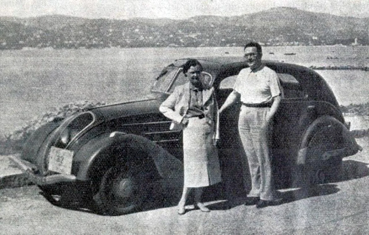 Automobil Peugeot 402, produs în Franța între anii 1935-1942 (© Wikimedia Commons)