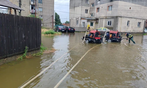 Ploile torențiale au făcut ravagii în șase județe și în București. FOTO: ISU